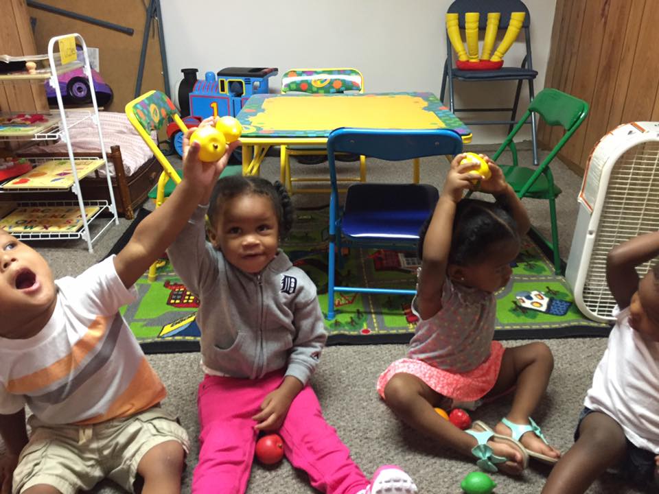 group of kids learning 1